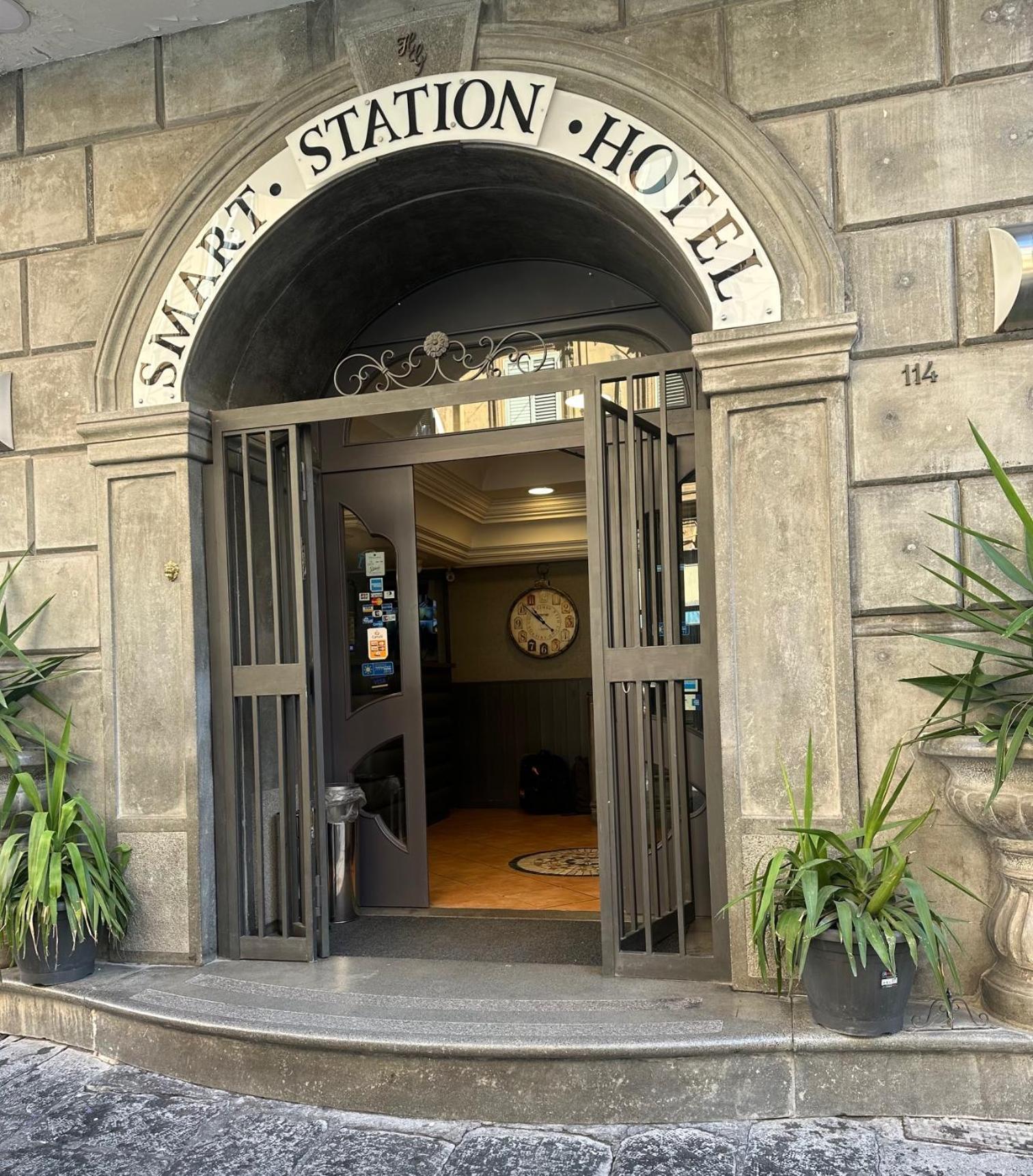 Smart Station Hotel Neapel Exterior foto